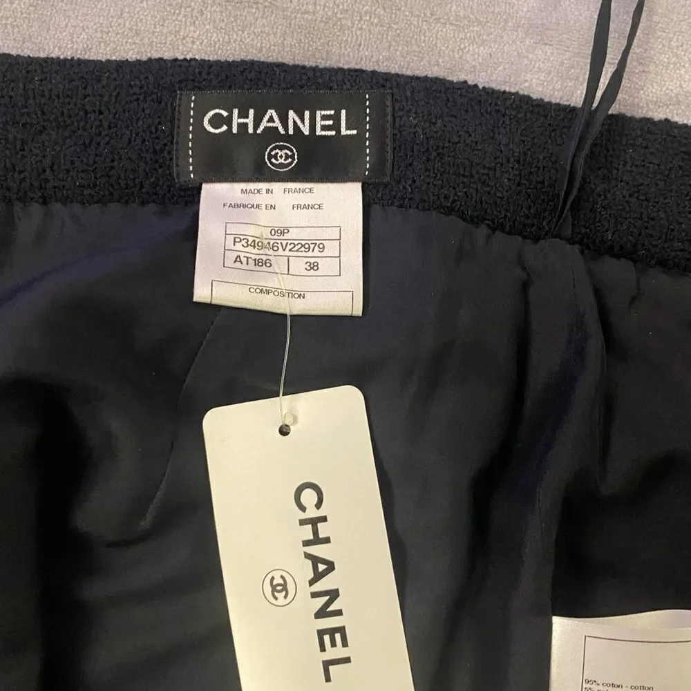 Chanel tweed pencil skirt, size 38(S)